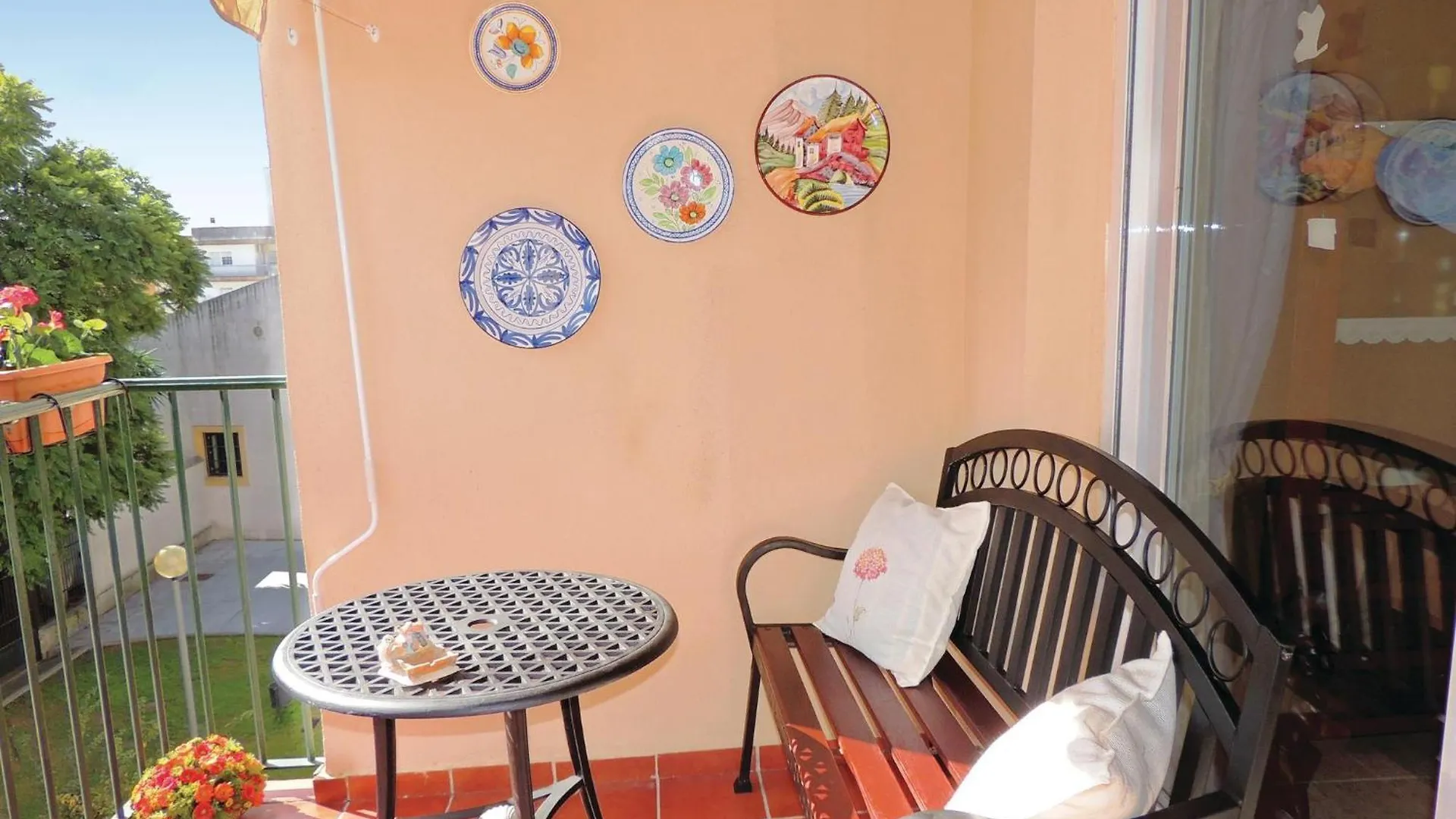 3 Bedroom Nice Apartment In Jerez De La Frontera